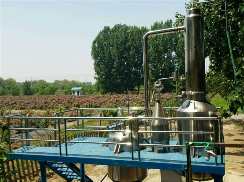 2000L distiller.jpg