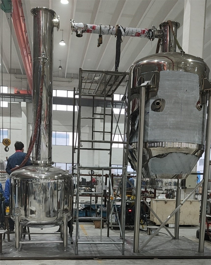 6000L distiller.jpg